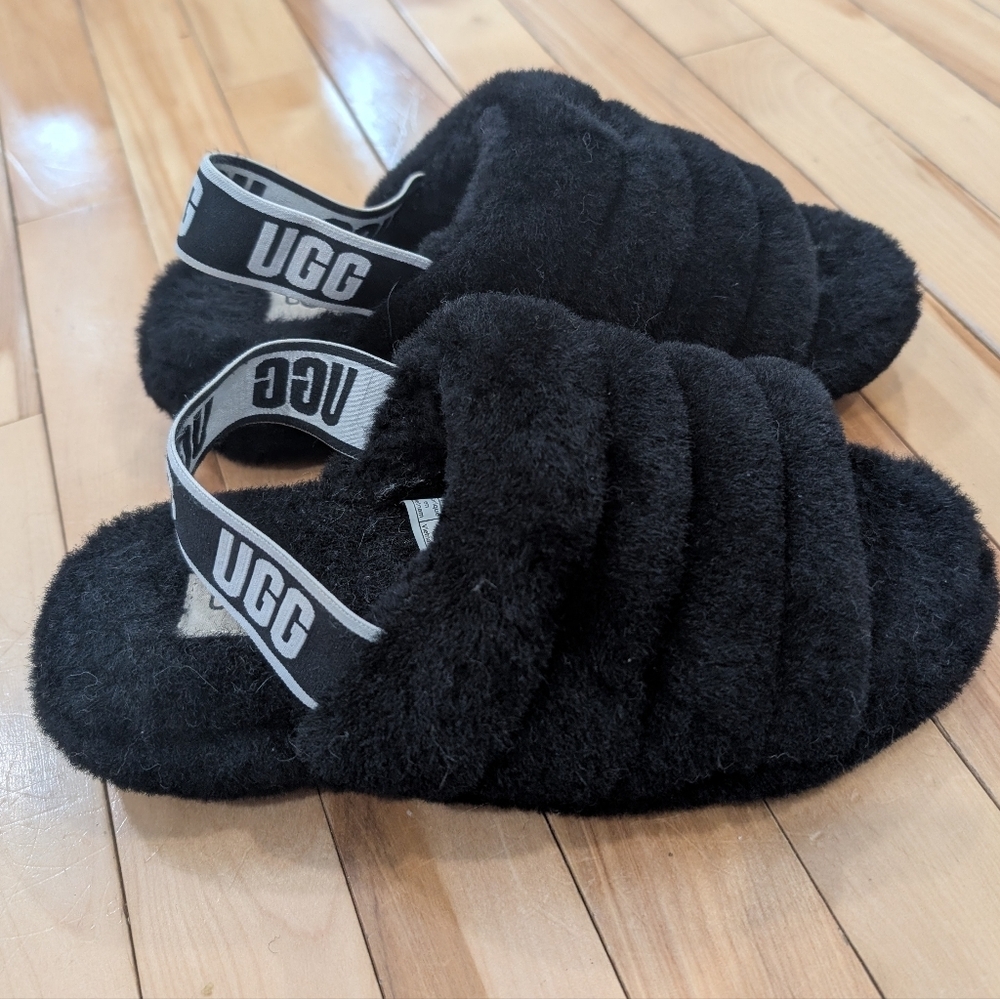 UGG | Fluff Yeah Slide Black Sheepskin Sandals Slippers Women’s 8